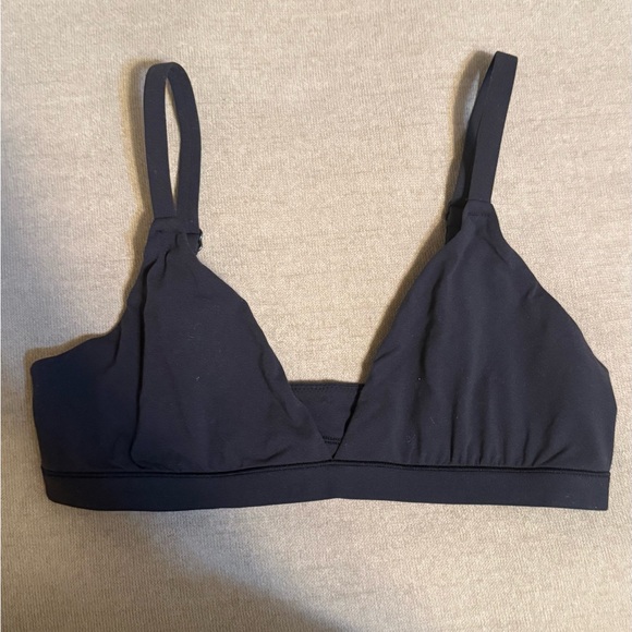 SKIMS | FITS EVERYBODY TRIANGLE BRALETTE - Picture 4 of 5